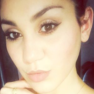 Meet your Posher, Lianet